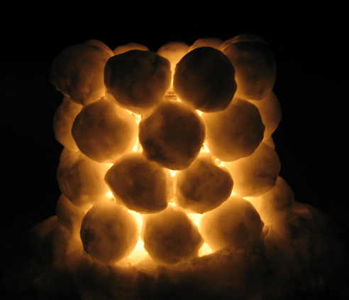Snow lantern (side view)